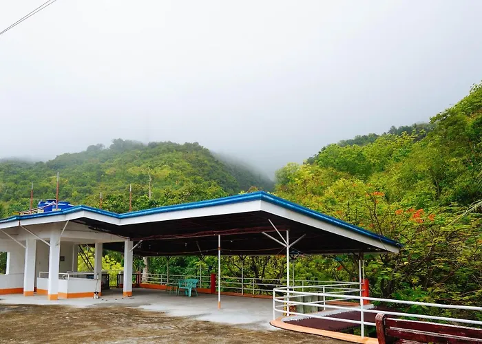 C Star Travellers Hotel