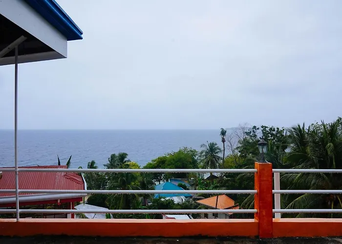 C Star Travellers Hotel Oslob