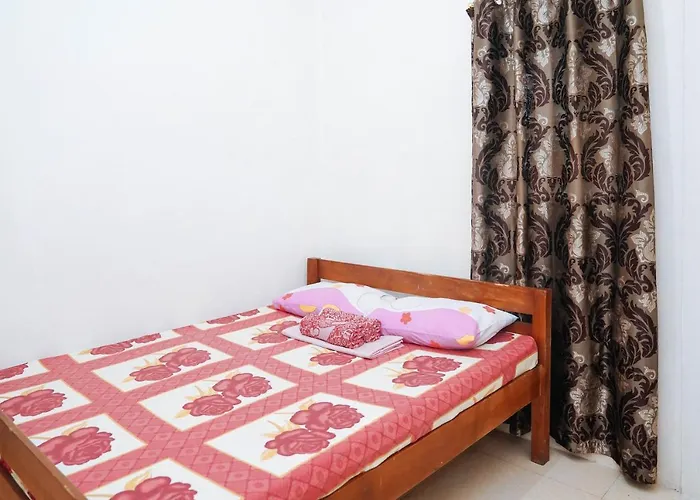 C Star Travellers Hotel 2*