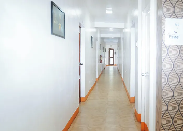 C Star Travellers Hotel 2*